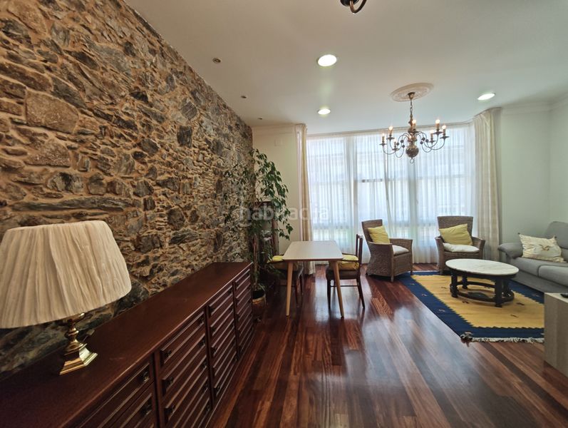 Foto fe33b115-d668-4580-9b8d-b9032a17bc47. Rent flat with heating in Centro Ferrol