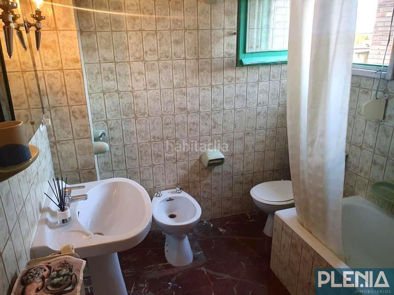 Foto 0af8b608-4c7b-463e-b57d-c3a612e76e0a. Alquiler dúplex habitación en piso compartido. todo incluido en Huesca