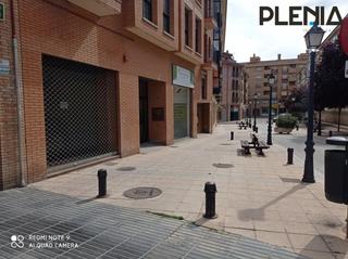 Location Local commercial à Amistad 3. Amplio local en alquiler calle amistad