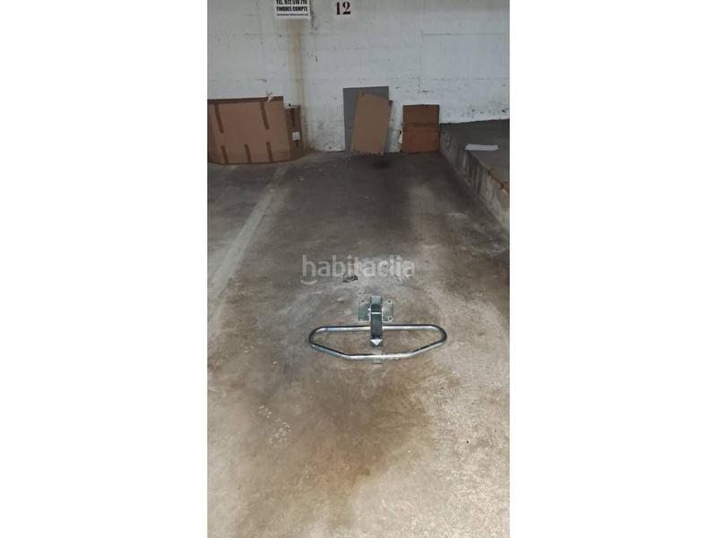 Foto b1262e50-4120-4d49-ac41-b196205f67c6. Autoparkplatz in Creu de la Mà Figueres