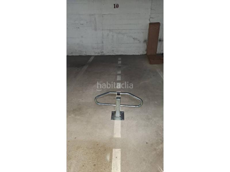 Foto f21c4583-3f07-4567-8655-9424721dc612. Autoparkplatz in Creu de la Mà Figueres