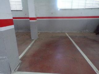 Aparcament cotxe  Plaça ajuntament. Garaje en venta en centre