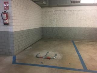 Car parking in Poblenou. Plaza de parking en poblenou