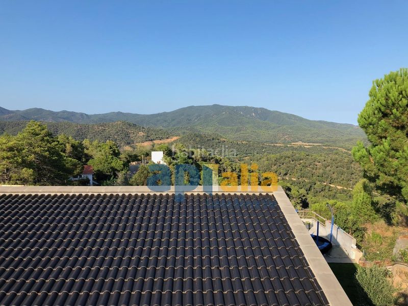 Foto 097042d1-36ab-45ca-97e8-200a1fbb1567. Xalet amb calefacció aparcament piscina a Serra Brava Lloret de Mar