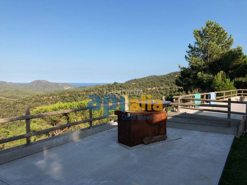 Foto 65f79e81-3d57-45b0-9050-5c4f15a49698. Xalet amb calefacció aparcament piscina a Serra Brava Lloret de Mar
