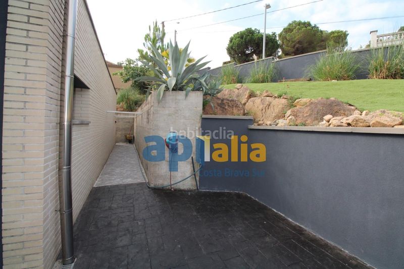 Foto c9ef3581-0c71-40ce-9321-684d37ea21e7. Xalet amb calefacció aparcament piscina a Serra Brava Lloret de Mar