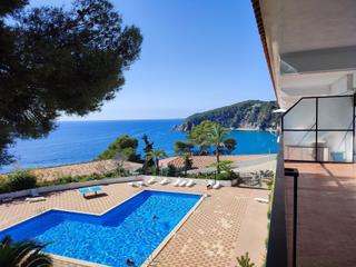 Apartament  Urbanizacion cala llevado. Precioso apartamento, con vistas a la playa de cala llevad, de