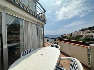 Apartament  Sampan-salions. Apartamento atico dúplex muy luminoso, con vistas al mar y la mo