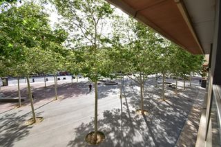 Etagenwohnung in Port Forum. Moderno piso con terraza y piscina en zona forum