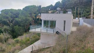 Casa  Dels ocells. Casa unifamiliar de obra nueva con jardín y vistas al mar