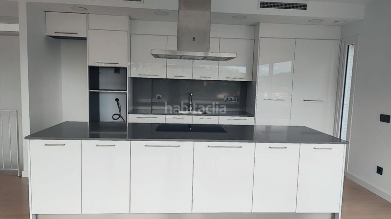 Foto ed6b2a98-c9af-4201-84f7-e7b392bfc6b0. Casa  unifamiliar de obra nueva con jardín y vistas al mar en Lloret de Mar