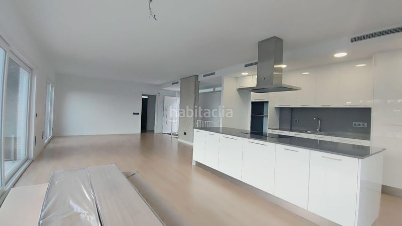 Foto f1eac1e0-09ec-4138-b8ab-0b090b20c858. Casa  unifamiliar de obra nueva con jardín y vistas al mar en Lloret de Mar