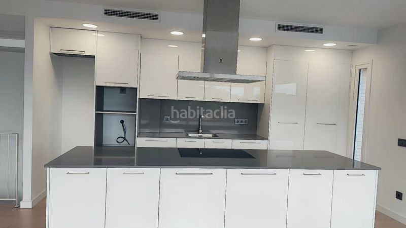 Foto f28841c8-de88-483a-a1b1-3c2e3367a2a5. Casa  unifamiliar de obra nueva con jardín y vistas al mar en Lloret de Mar