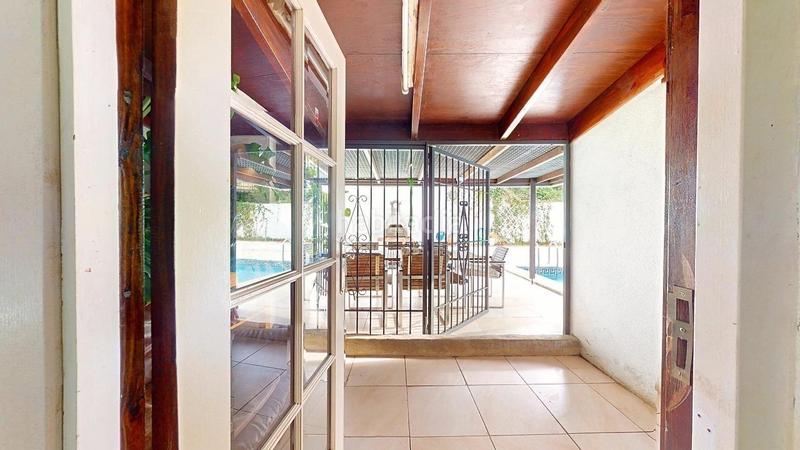 Foto 50dd65aa-ac1a-4985-856f-678d3b82b1f4. Xalet amb calefacció aparcament piscina a Canyelles Lloret de Mar