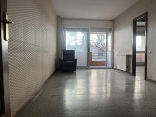 Appartement à El Camp d´en Grassot i Gràcia Nova. Buscas un piso espacioso con gran potencial para reformar a tu g