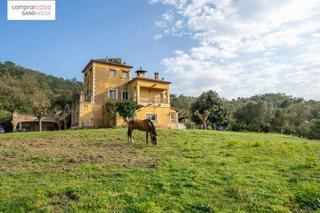 Masia  Veinat santa ceclina. Finca rstica a 10 km de la ap7 finca con casa, cuadras y piscin
