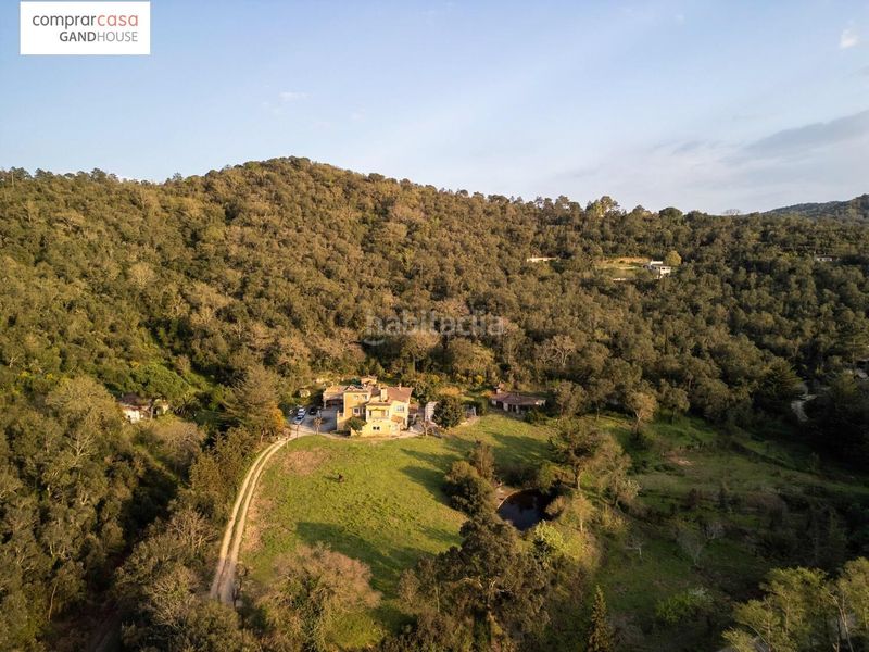 Foto bdb75c9d-2f3e-4cee-a22b-8069a02514b7. Masia amb aparcament piscina a Caldes de Malavella