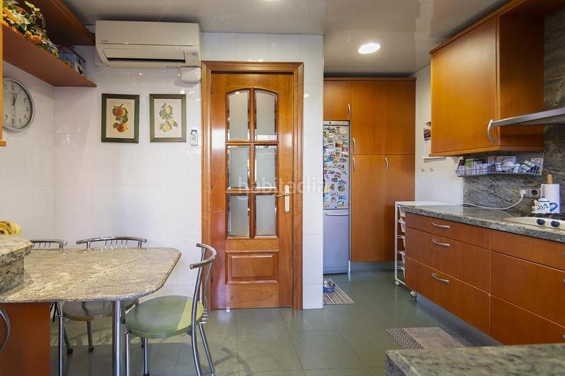 Foto 055f7539-4ac9-4c4d-ab5f-9728be94d914. Casa amb aparcament a Sant Andreu de Palomar Barcelona