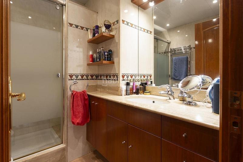 Foto 5a700a8e-0473-4c43-a911-cd2352fb06a4. Casa amb aparcament a Sant Andreu de Palomar Barcelona