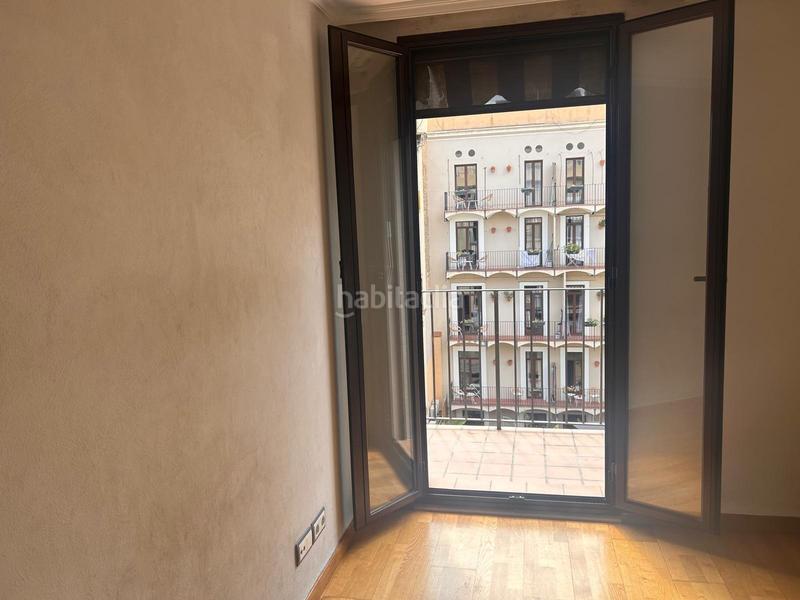 Foto 593ba709-4b29-48d1-a47b-f3bf0cbdb222. Piso encanto, luz y funcionalidad en pleno corazón histórico! en Barcelona