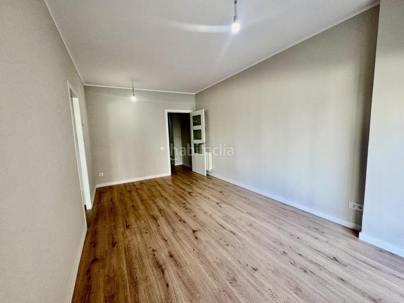 Foto f8d2f3e3-1f20-4cfb-a84d-8bc876d668dc. Piso en calle castillejos en Fort Pienc Barcelona