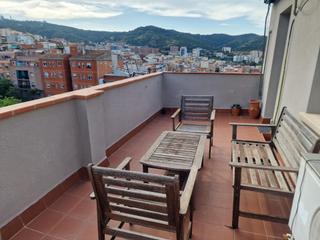 Àtic a Carmel. Ático dúplex con encanto en horta, tres terrazas y vistas de ens