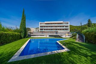 Appartement  Calle pintor joan serra. Precioso apartamento con piscina, parking y trastero en tossa de