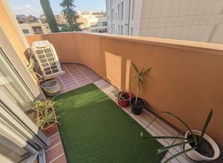 Piso en Creu Alta. Agradable piso de 65 m, muy soleado y con plaza de parking en la