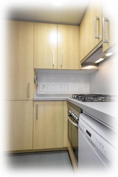 Foto cc76beff-a9ed-4ff3-b119-150c7f0a675f. Ático  con terraza en Les Planes Hospitalet de Llobregat (L´)