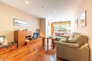 Apartament  Maignon. Amplio bajo con piscina en gràcia, barcelona  ideal para familia