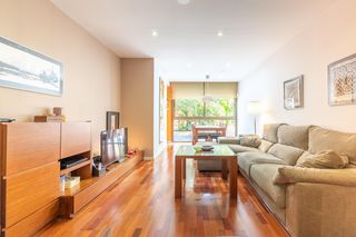 Appartement à La Salut. Amplio bajo con piscina en gràcia, barcelona  ideal para familia