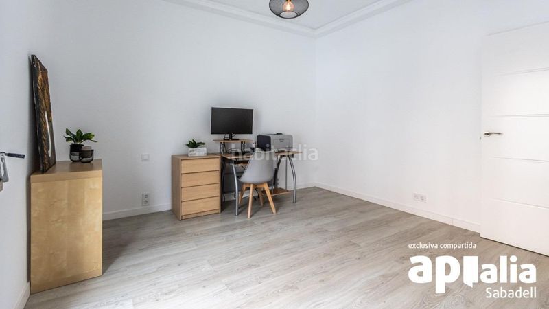 Foto 24802a94-2694-4a02-bda6-e91892943fe0. House in Eixample Sabadell