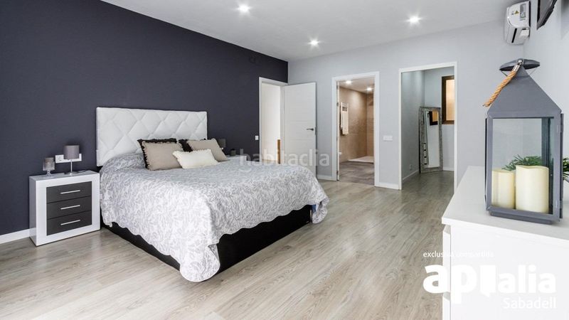 Foto 38e95130-635c-4289-ae26-bb18fceef078. House in Eixample Sabadell