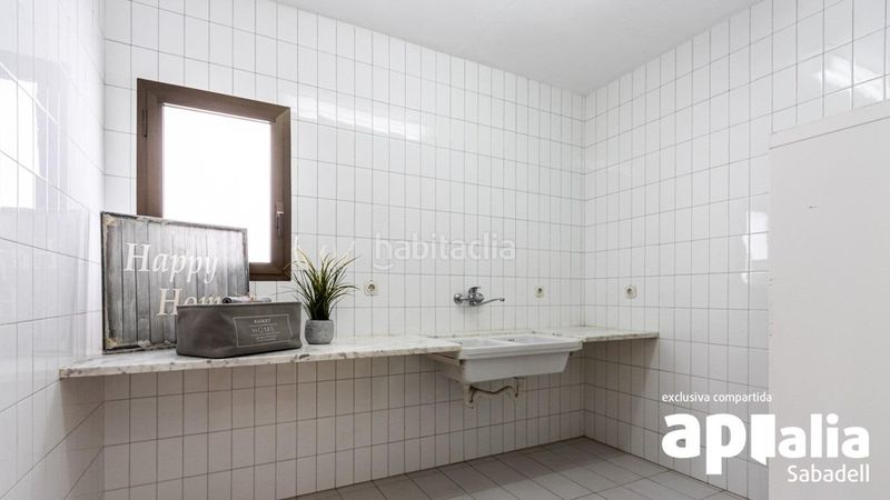 Foto 87861313-8591-41f2-ac33-59a54de48a9a. House in Eixample Sabadell