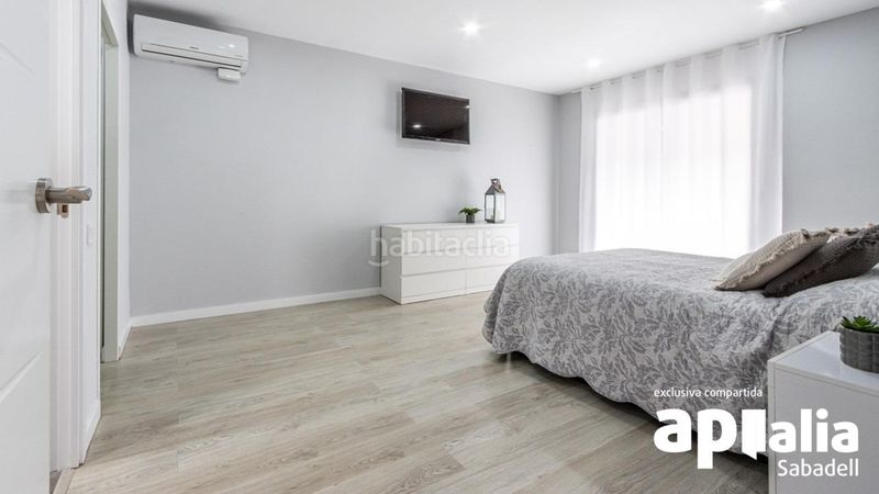 Foto a1c6faec-f945-4d34-87ff-5ac4c55f1c83. House in Eixample Sabadell