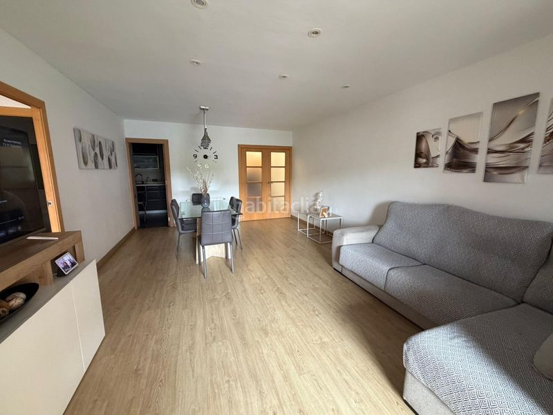 Foto b435934f-072a-4fcc-84ba-b89959d4a1e6. Apartament a Centre-Estació Gavà