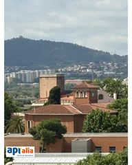 Appartement à Centre-Can Nadal. Elegante piso con terraza y parking en sant feliu de llobregat