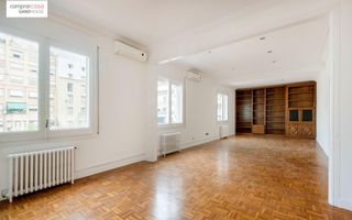 Piso  Calle valència. Amplio piso de 128m en lantiga esquerra de leixample