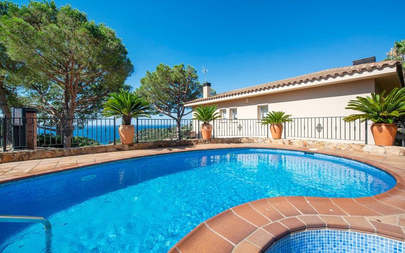 Foto 8c63ec37-4a77-480c-bc6b-cad698b0d4a3. Casa amb calefacció aparcament piscina a Santa Maria de Llorell Tossa de Mar