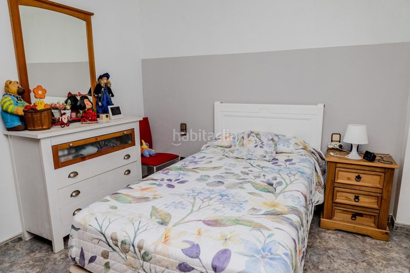 Foto e71d7171-0dfe-4f04-a414-c13340e70066. Chalet exclusivo chalet con vistas al mar en Llefià Badalona