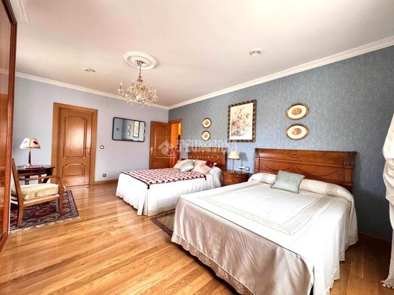 Foto 5d5c0969-01a0-4a34-8908-94781d557aa4. Casa  en venta en Centro Valladolid