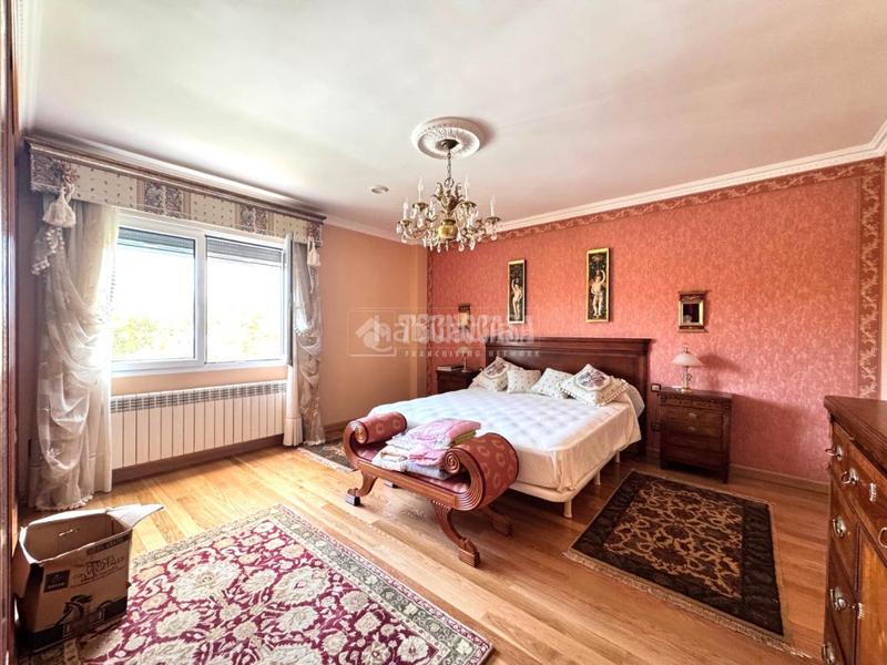 Foto 962431fb-d2bc-4e4a-b7e7-a8c303fdef66. Casa  en venta en Centro Valladolid