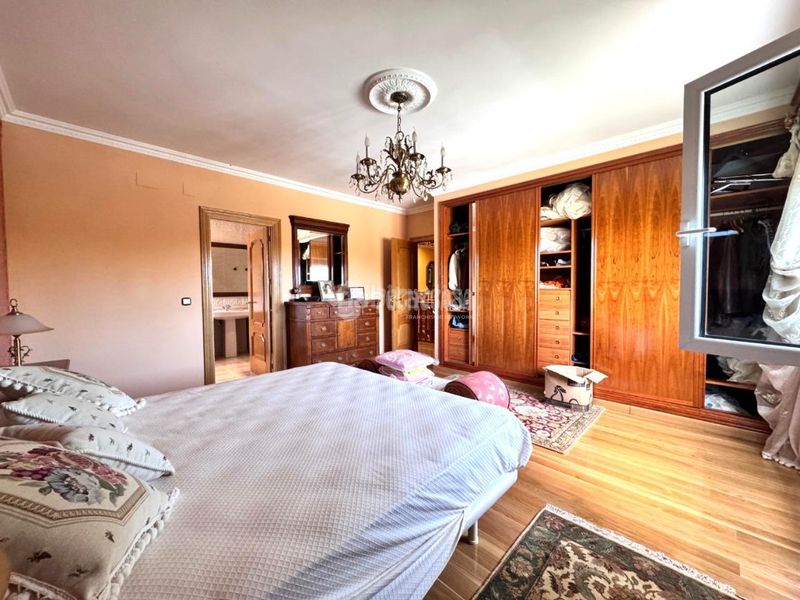 Foto f9374ccb-7d9f-4055-9a3a-ba1d3936a9f0. Casa a Centro Valladolid