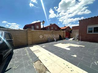 Maison à Renedo de Esgueva. Casa en venta en renedo de esgueva