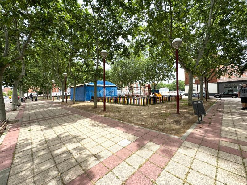 Foto 6d354058-382d-46f7-b685-f50a8e88bcb8. Aparcament cotxe a Hospital Valladolid