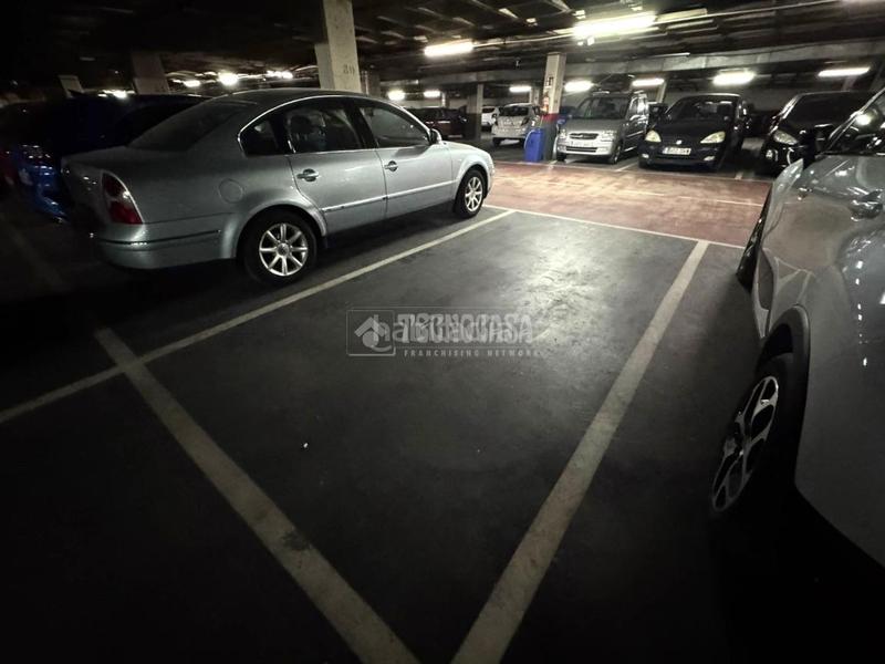 Foto d055d434-3234-441b-86dc-876e219194c7. Aparcament cotxe a Hospital Valladolid