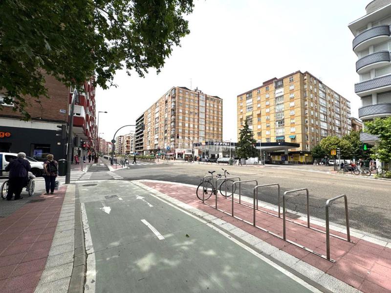 Foto f7bec050-6f10-4b4b-99b4-a530f1d3ee87. Aparcament cotxe a Hospital Valladolid