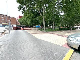 Posto auto en Hospital. Boxplaza de garaje en venta en valladolid