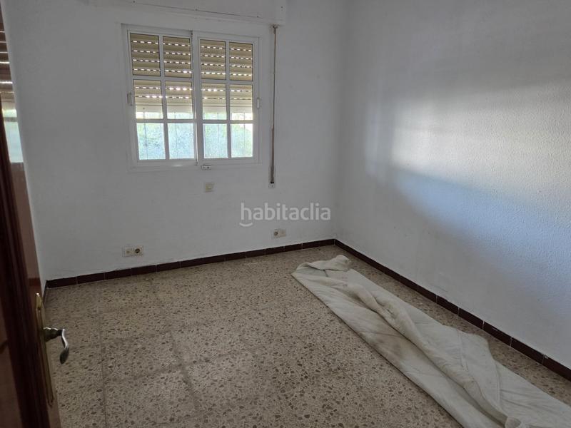 Foto 1d6add18-6505-4ca7-8b0a-f5d6183586c6. Chalet avec cheminée parking piscine dans Los Pinos Algeciras