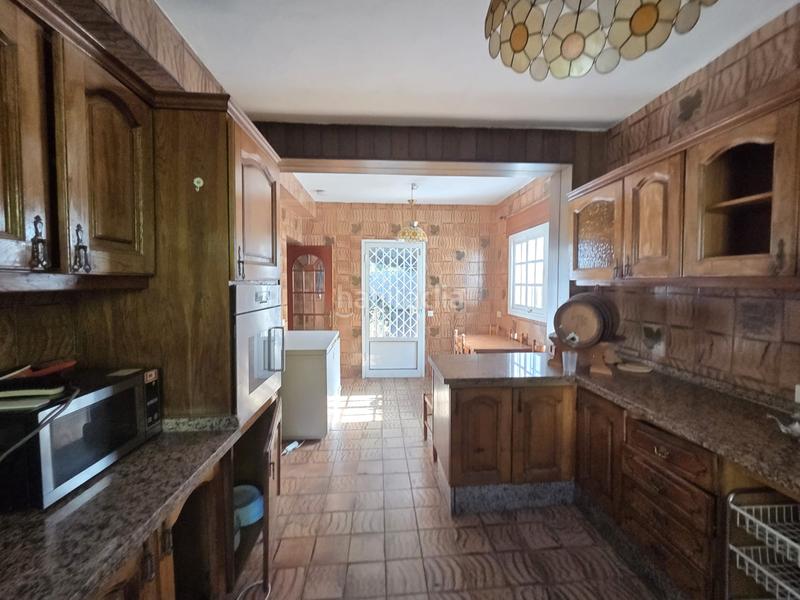 Foto 65bb4d6e-ebaf-4b19-90ab-b000a01f9b39. Chalet avec cheminée parking piscine dans Los Pinos Algeciras